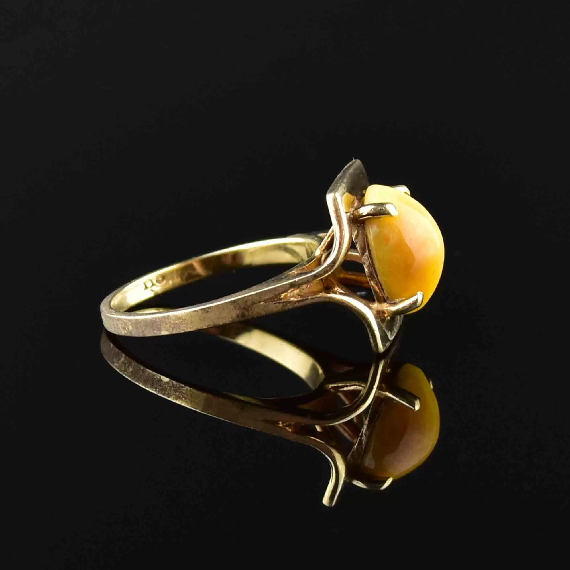 Vintage 10K Gold Cats Eye Ring