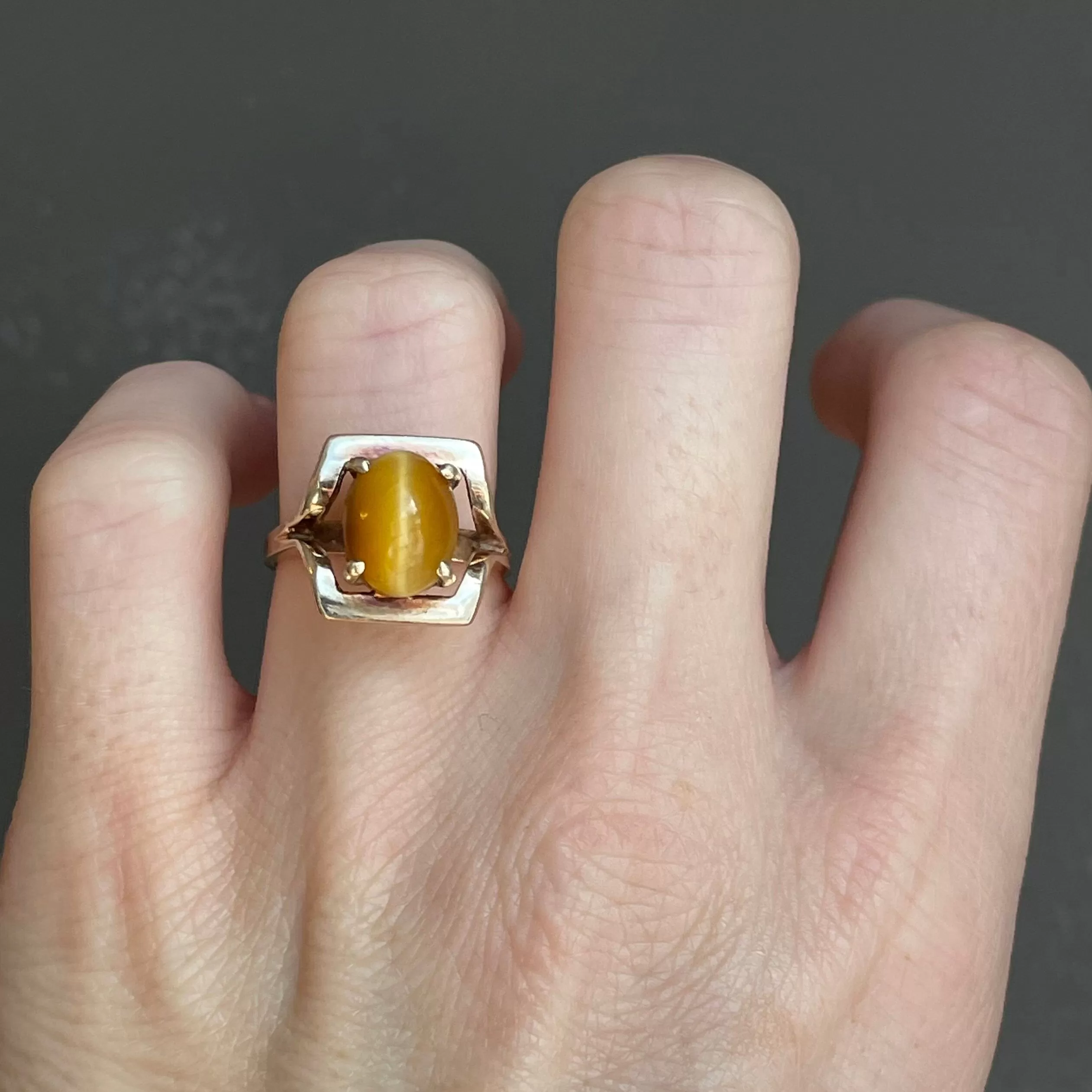 Vintage 10K Gold Cats Eye Ring