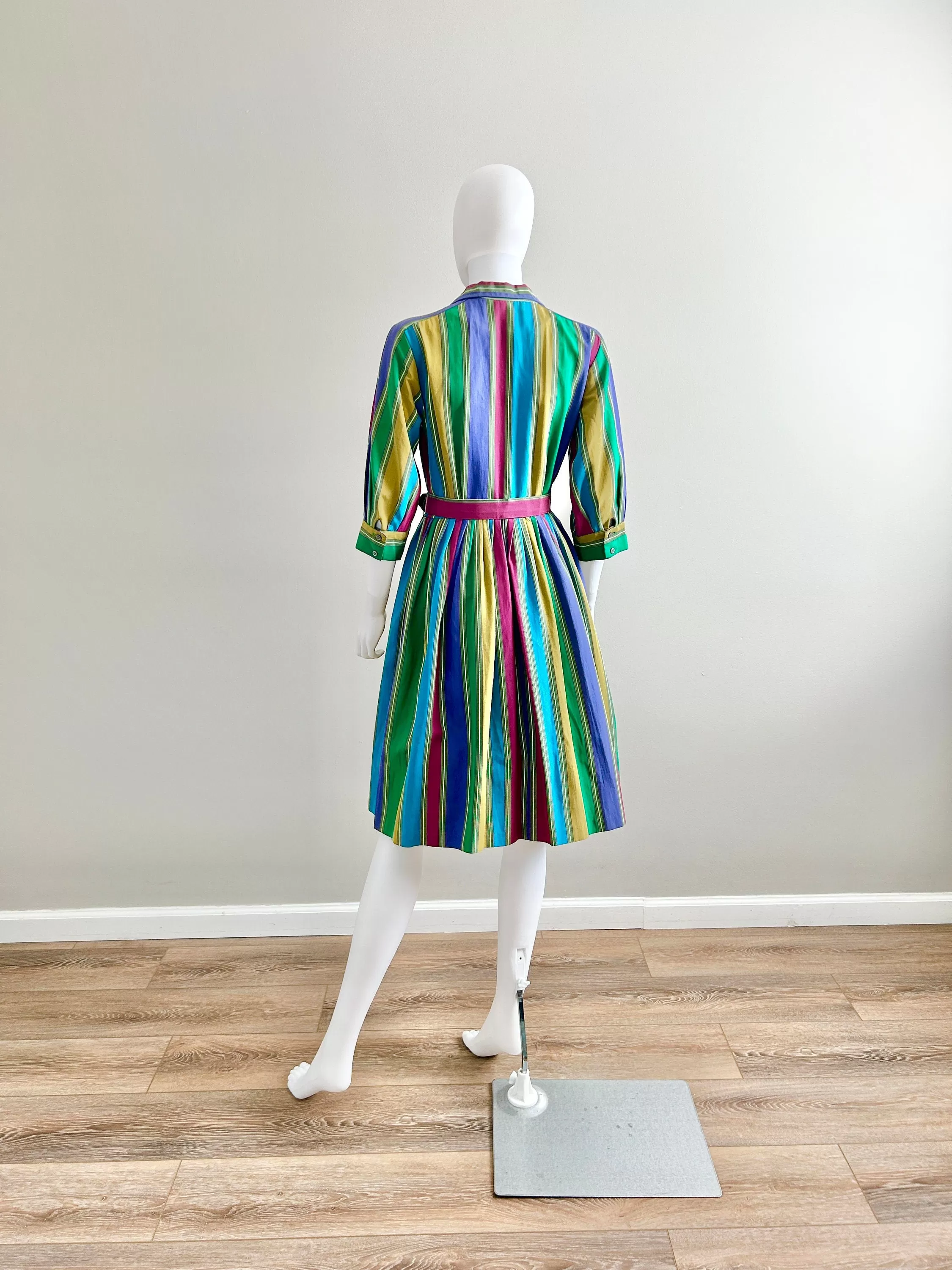 Vintage 1950’s Striped Fit and Flare Dress / 50s retro shirt dress / Size XS S