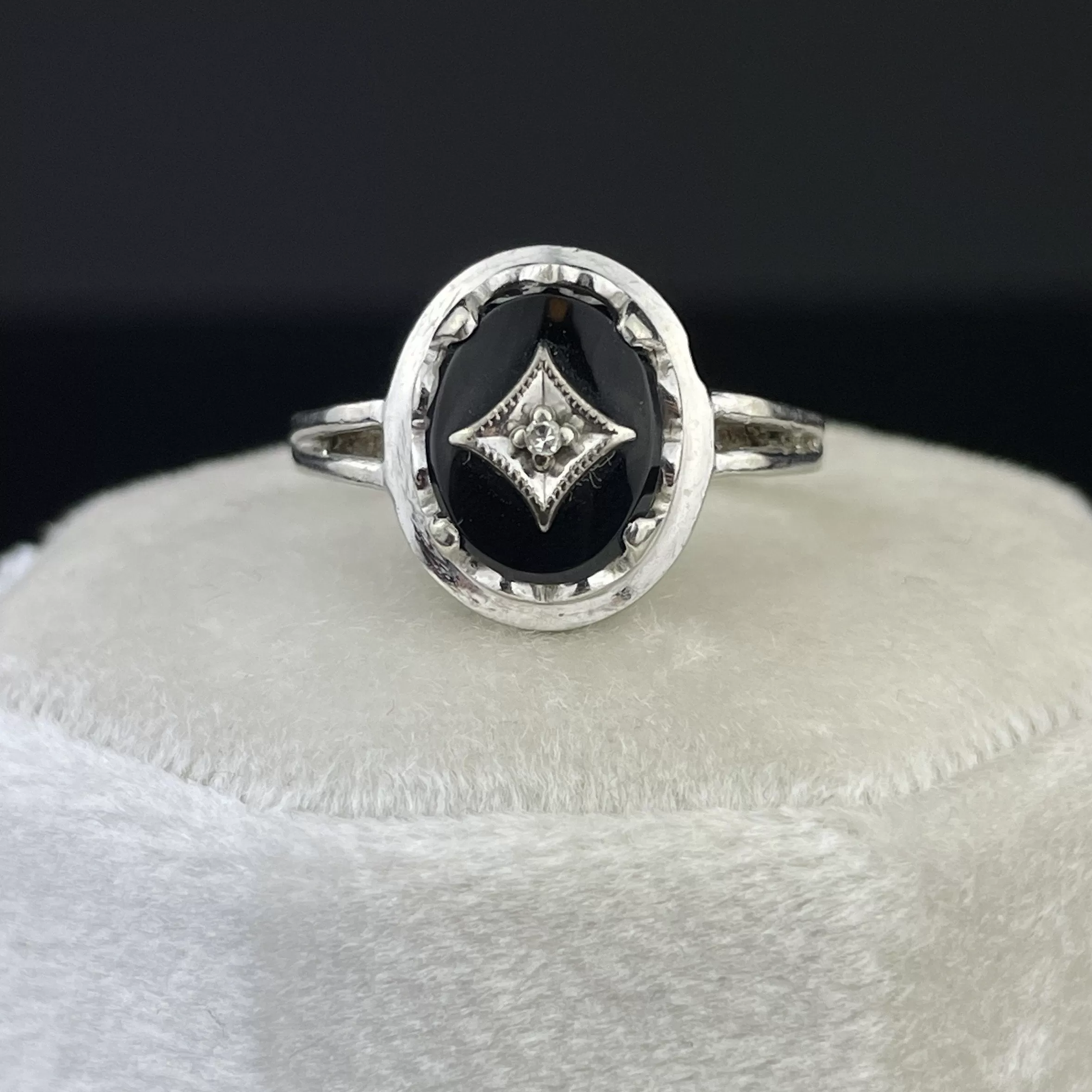 Vintage Art Deco 10K White Gold Black Onyx Diamond Ring, Sz 6 1/4